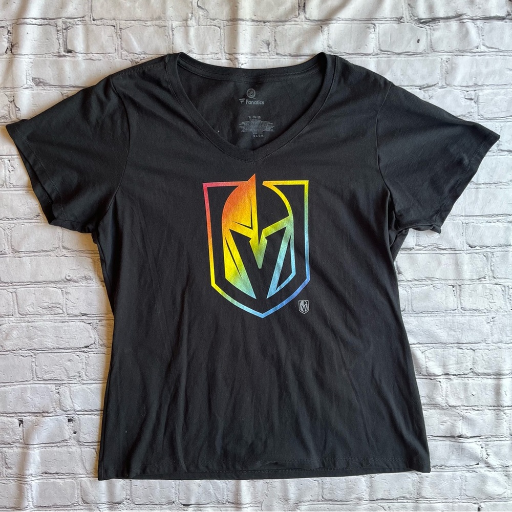 Las Vegas Golden Knights women's short sleeve T-shirt XL Rainbow VGK Logo Pride
